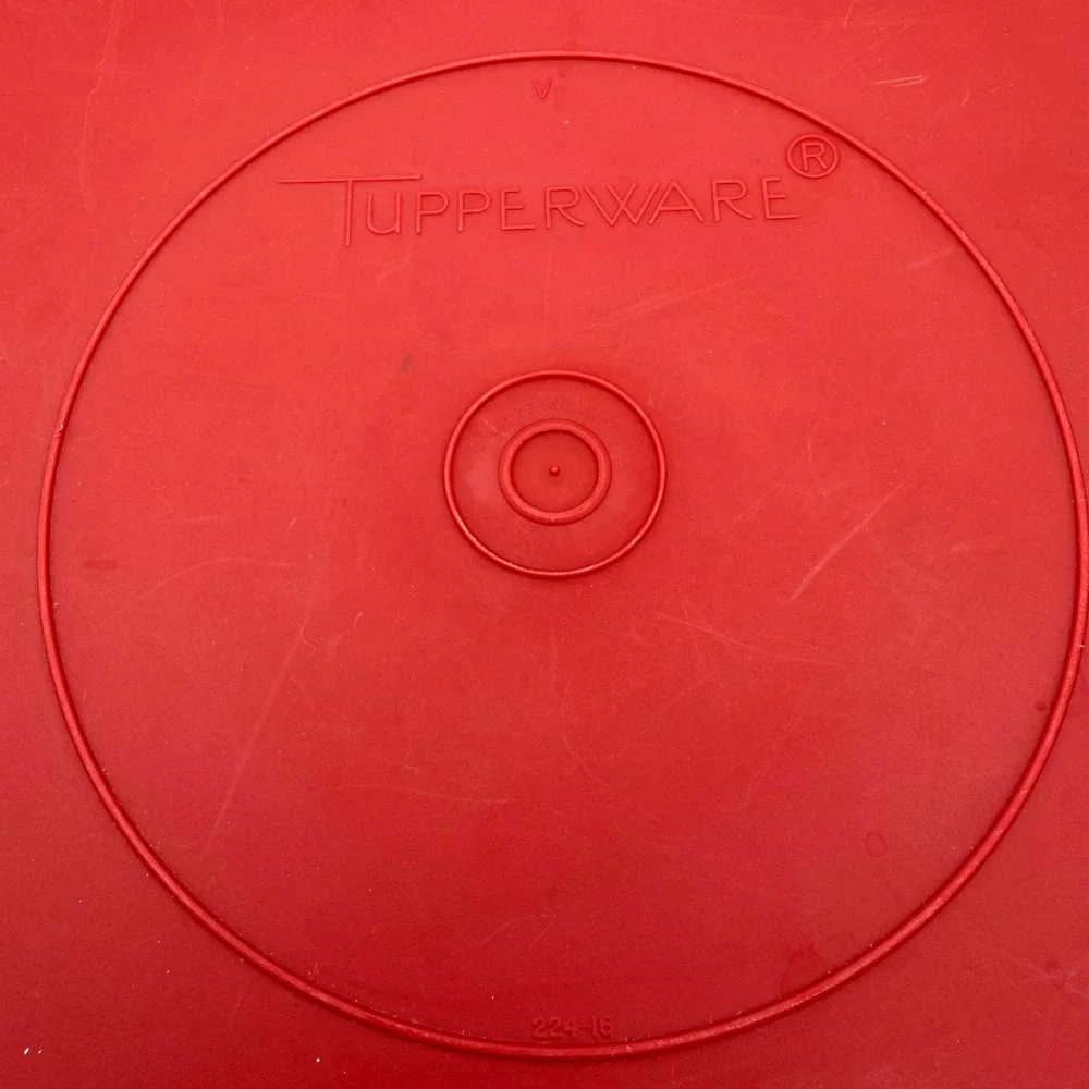 Tupperware vintage mixing